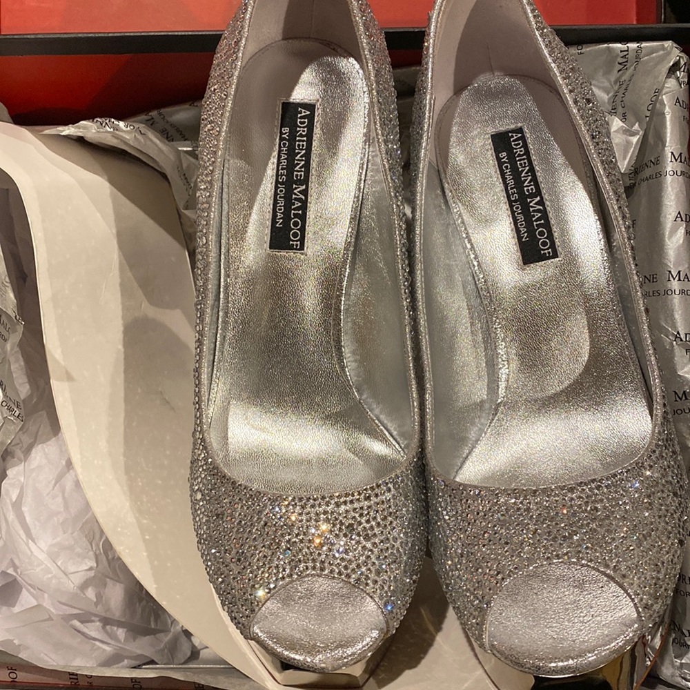 Adrienne Maloof for Charles Jourdan YVANNA silver NEW with autographed box